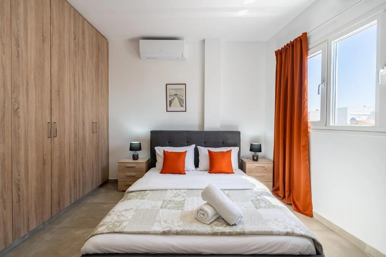 Olive 2-Bedroom Apartment In Larnaca
