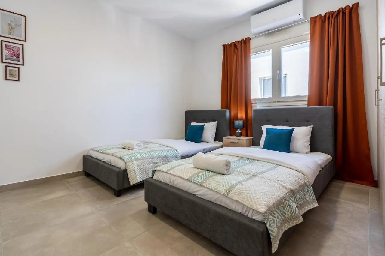 Olive 2-Bedroom Apartment In Larnaca